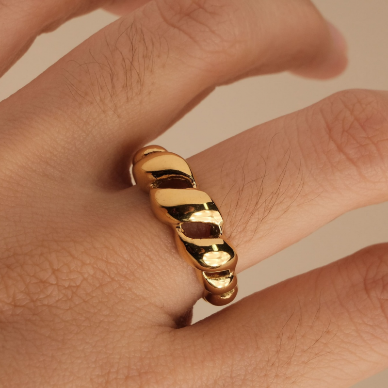 JULIA RING